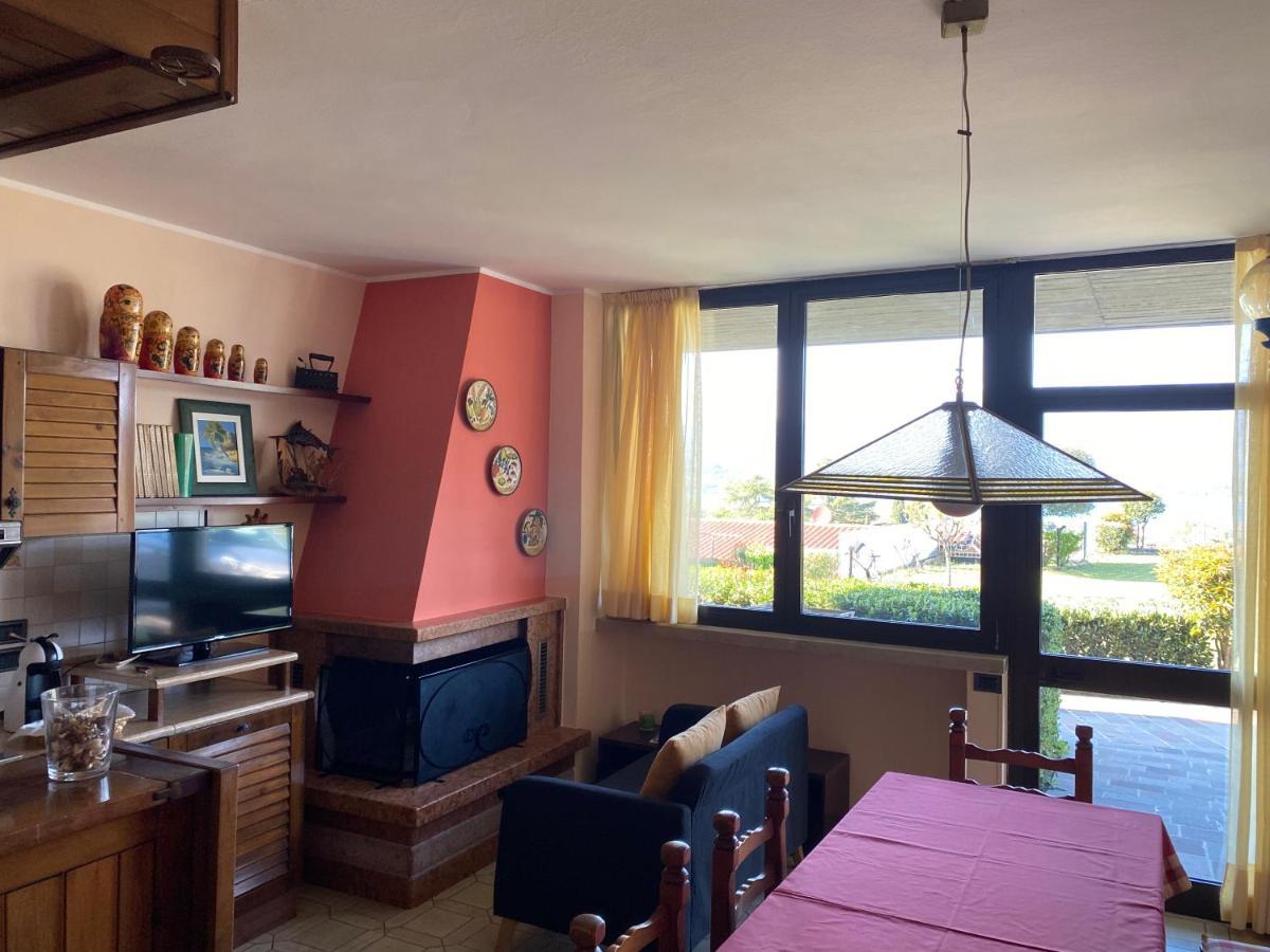 Flowers & Garden Apartment Con Vista Lago Манерба-дель-Гарда Экстерьер фото