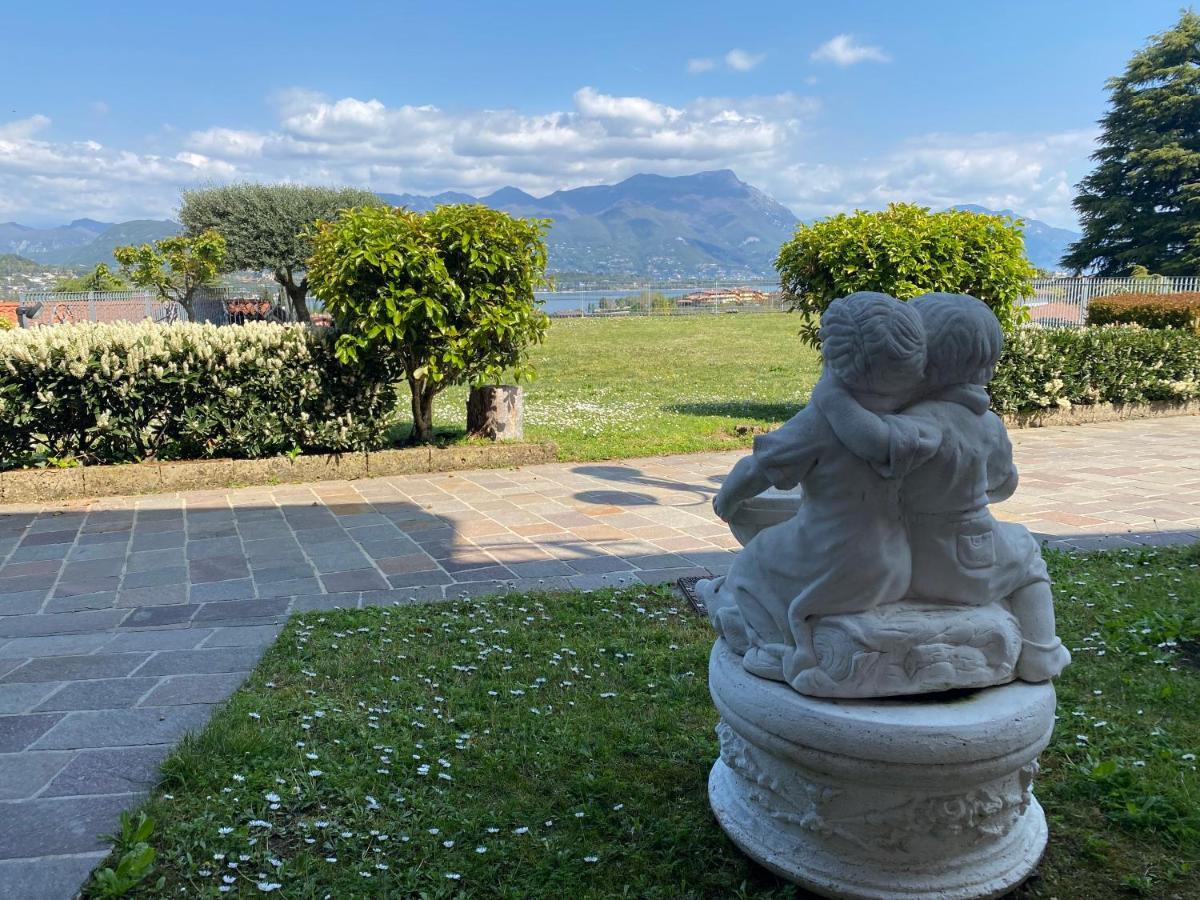 Flowers & Garden Apartment Con Vista Lago Манерба-дель-Гарда Экстерьер фото