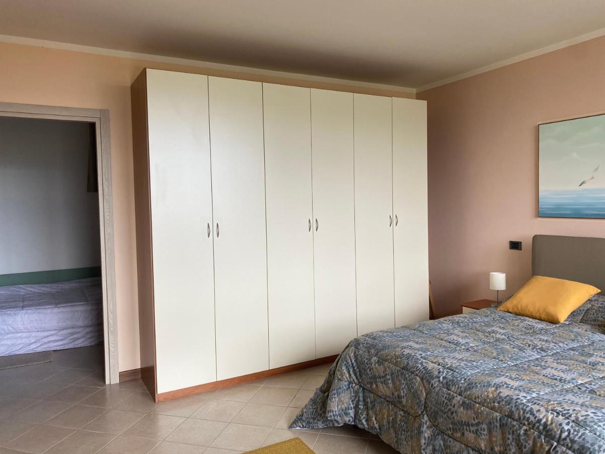 Flowers & Garden Apartment Con Vista Lago Манерба-дель-Гарда Экстерьер фото