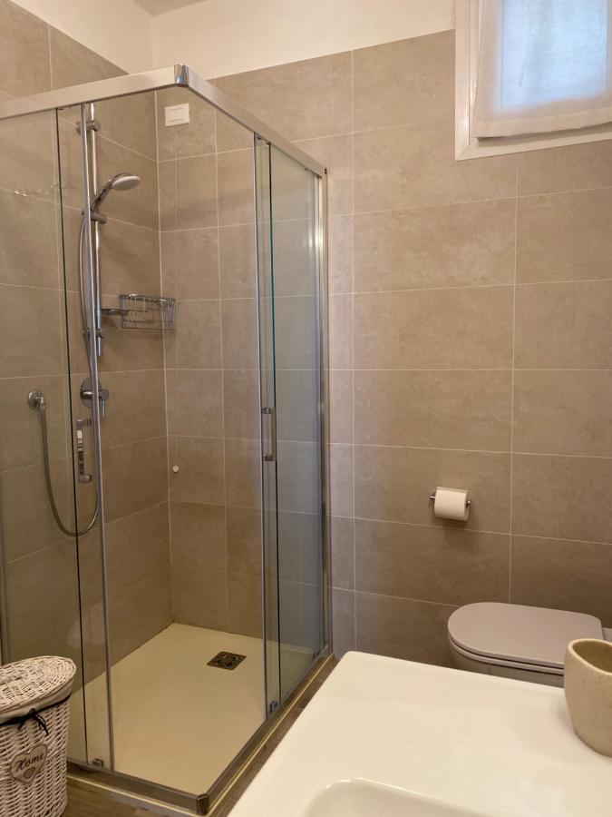 Flowers & Garden Apartment Con Vista Lago Манерба-дель-Гарда Экстерьер фото