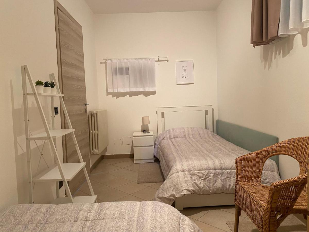Flowers & Garden Apartment Con Vista Lago Манерба-дель-Гарда Экстерьер фото